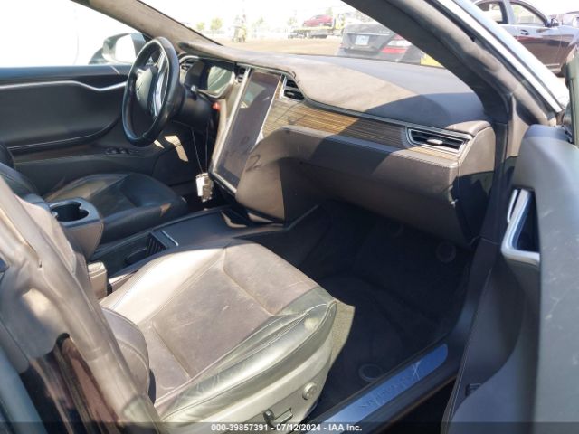 Photo 4 VIN: 5YJSA1E13GF155263 - TESLA MODEL S 