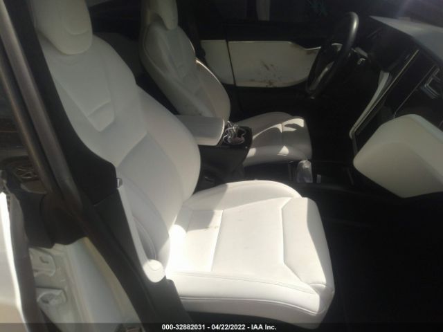 Photo 4 VIN: 5YJSA1E13HF207329 - TESLA MODEL S 