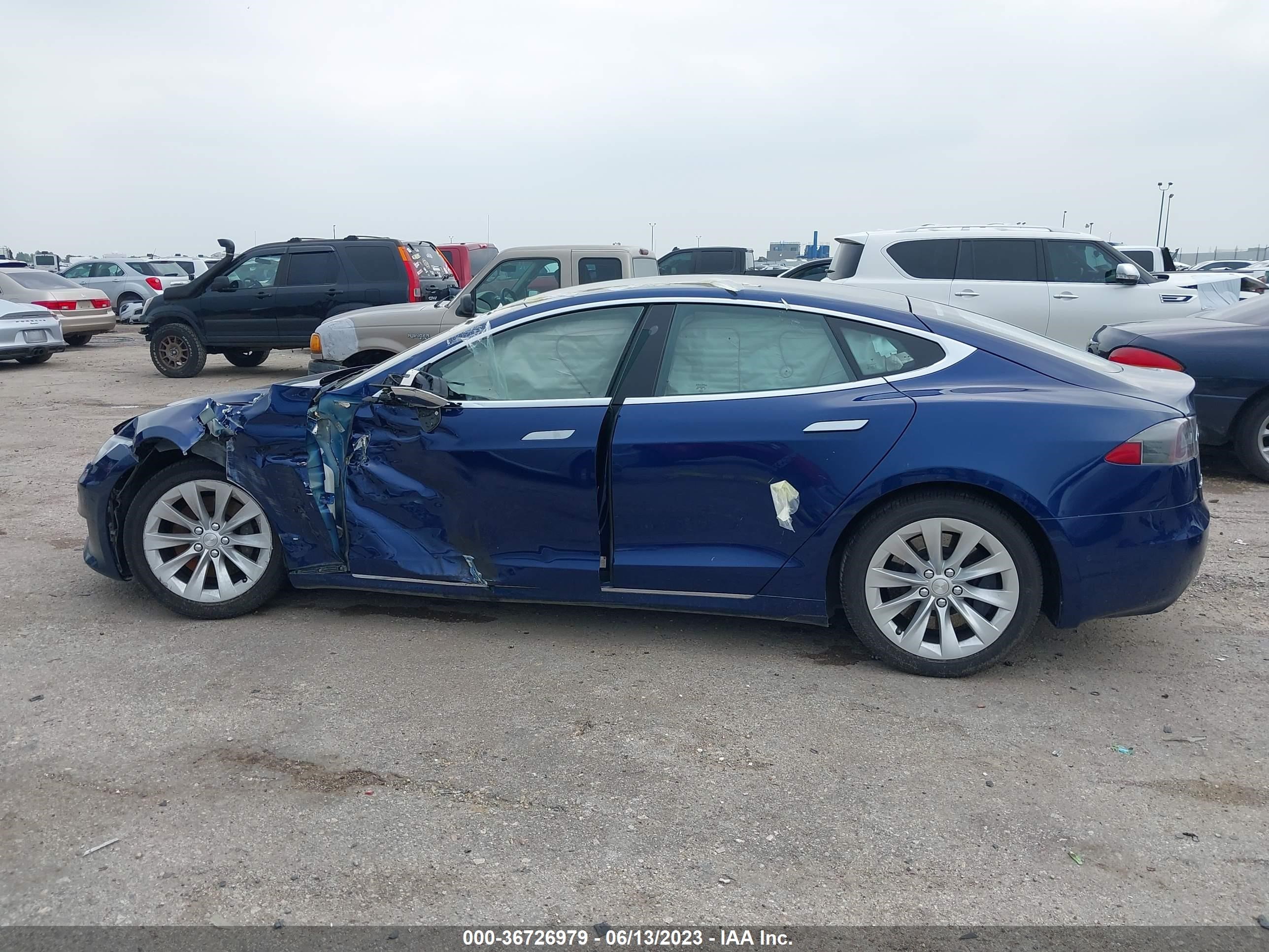 Photo 11 VIN: 5YJSA1E14HF200485 - TESLA MODEL S 