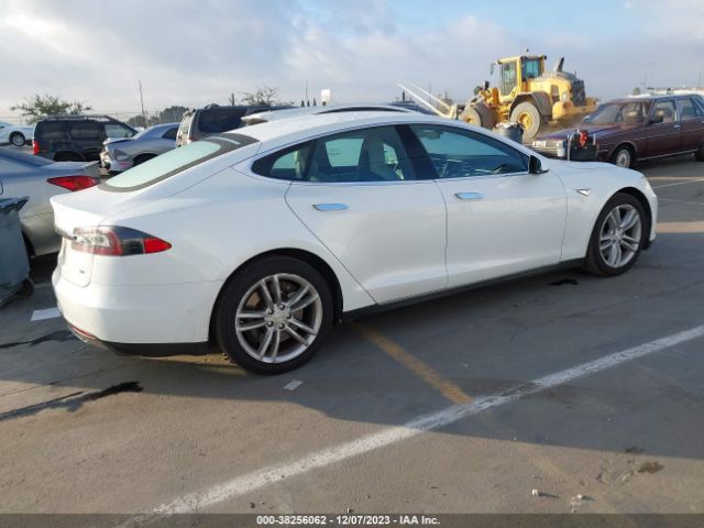 Photo 3 VIN: 5YJSA1E16FF118853 - TESLA MODEL S 