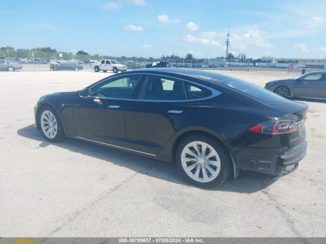 Photo 2 VIN: 5YJSA1E16HF209639 - TESLA MODEL S 