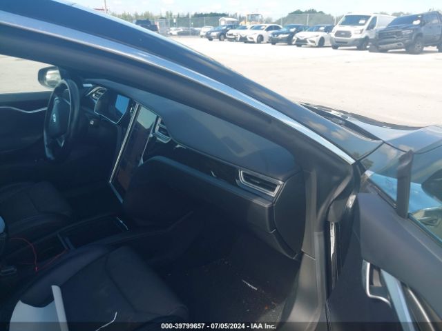 Photo 4 VIN: 5YJSA1E16HF209639 - TESLA MODEL S 