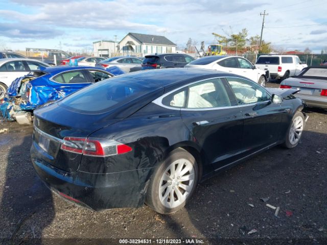 Photo 3 VIN: 5YJSA1E17HF183374 - TESLA MODEL S 