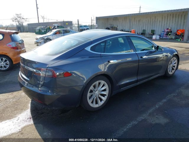 Photo 3 VIN: 5YJSA1E17HF221525 - TESLA MODEL S 