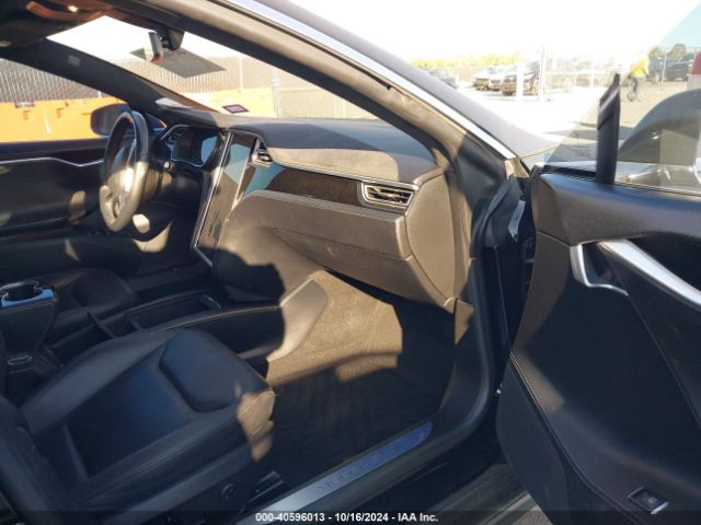 Photo 4 VIN: 5YJSA1E18GF134036 - TESLA MODEL S 