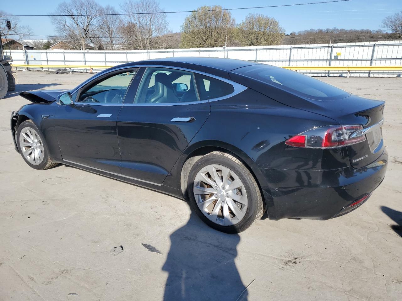 Photo 2 VIN: 5YJSA1E18GF174021 - TESLA MODEL S 