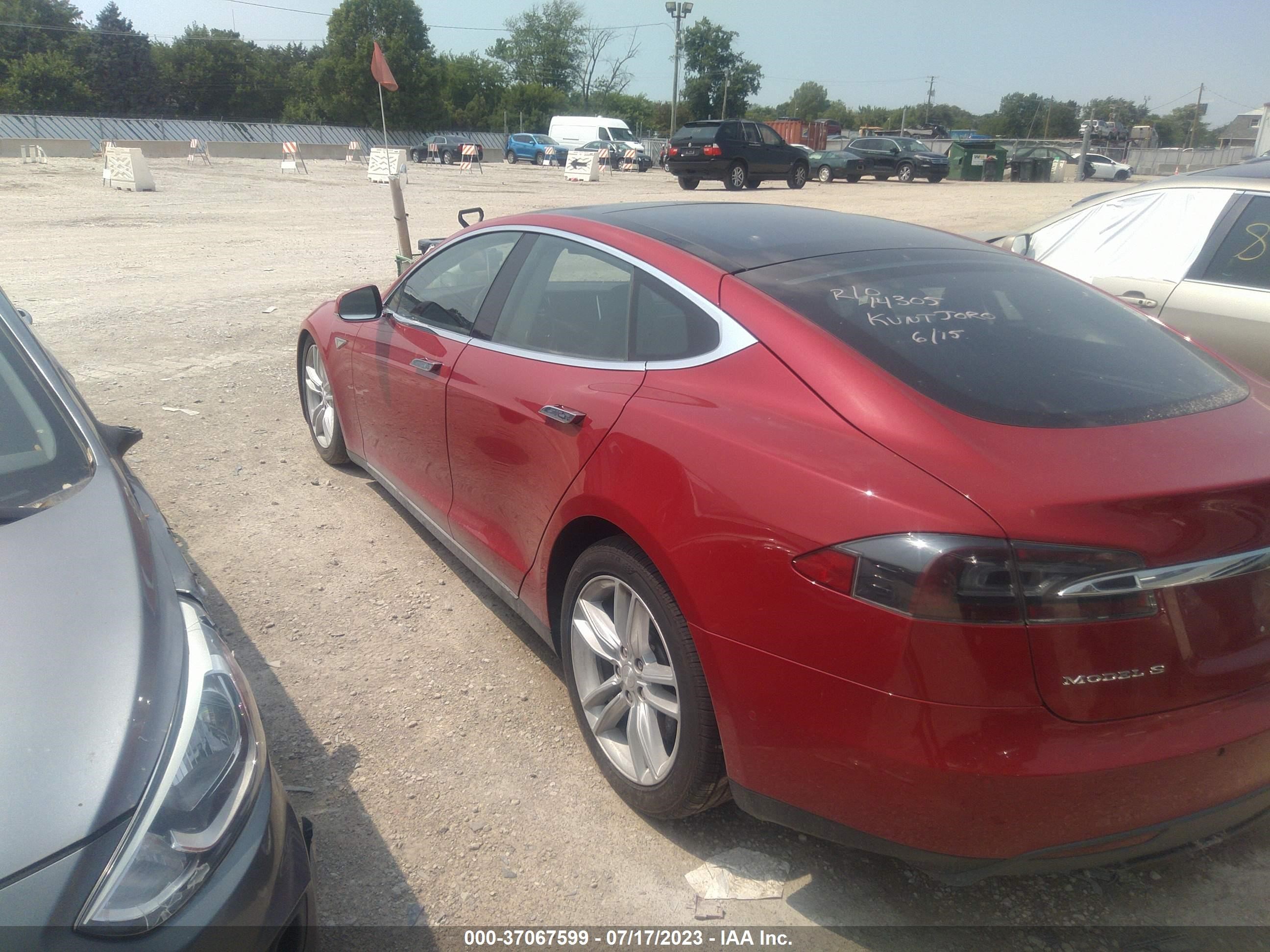 Photo 2 VIN: 5YJSA1E20GF131771 - TESLA MODEL S 