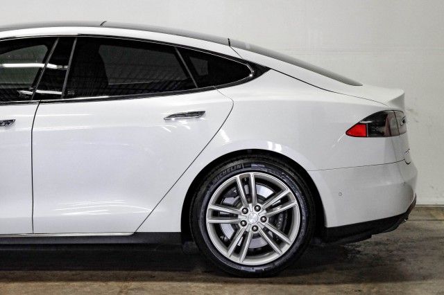 Photo 9 VIN: 5YJSA1E21FF120275 - TESLA MODEL S 