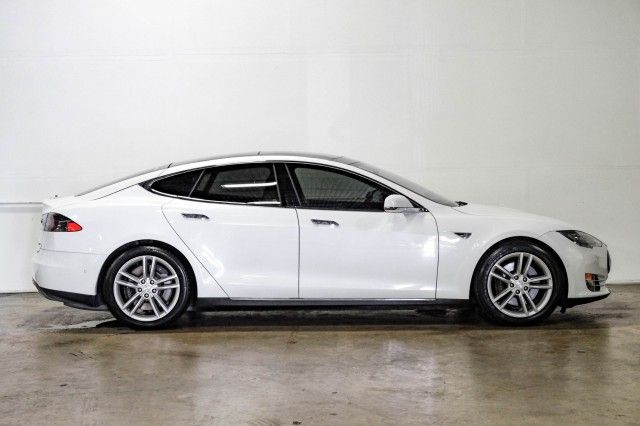 Photo 3 VIN: 5YJSA1E21FF120275 - TESLA MODEL S 