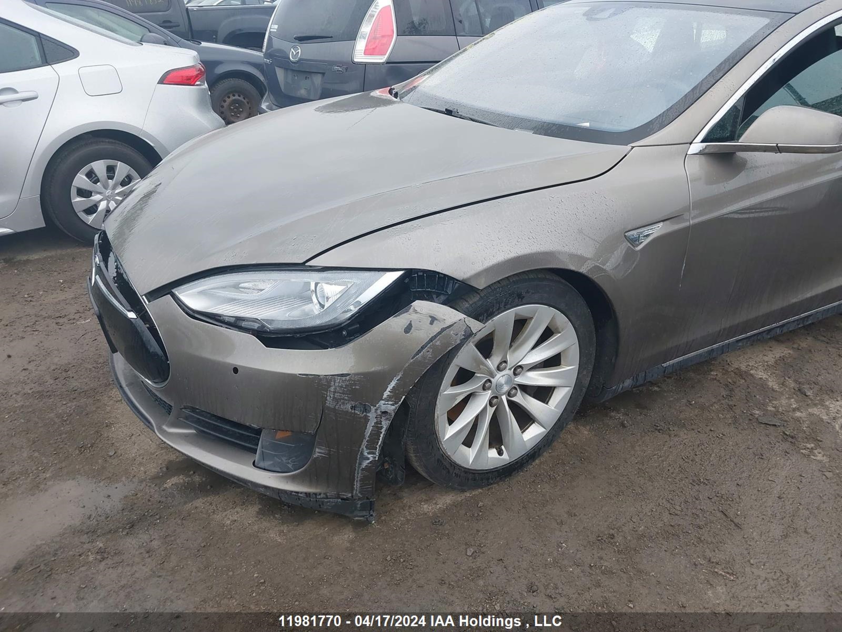 Photo 5 VIN: 5YJSA1E21GF131407 - TESLA MODEL S 