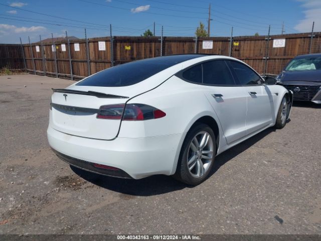 Photo 3 VIN: 5YJSA1E21GF151656 - TESLA MODEL S 