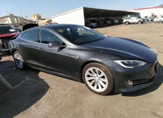 Photo 0 VIN: 5YJSA1E21JF235919 - TESLA MODEL S 