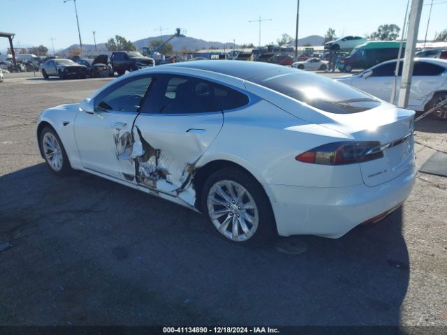 Photo 2 VIN: 5YJSA1E21JF275935 - TESLA MODEL S 