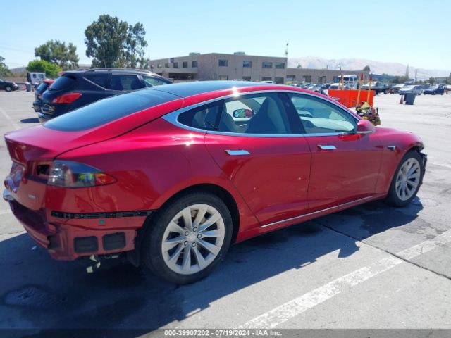 Photo 3 VIN: 5YJSA1E21JF286529 - TESLA MODEL S 