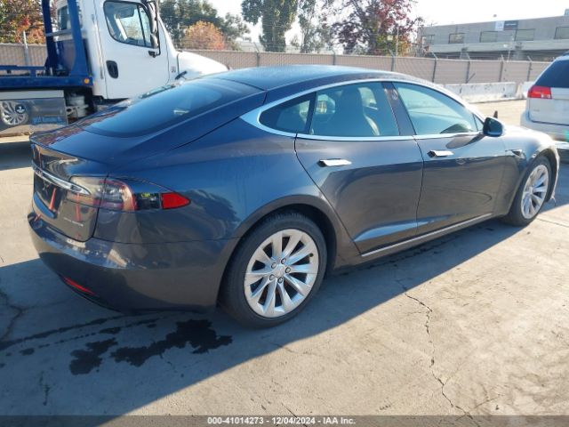 Photo 3 VIN: 5YJSA1E21KF333205 - TESLA MODEL S 