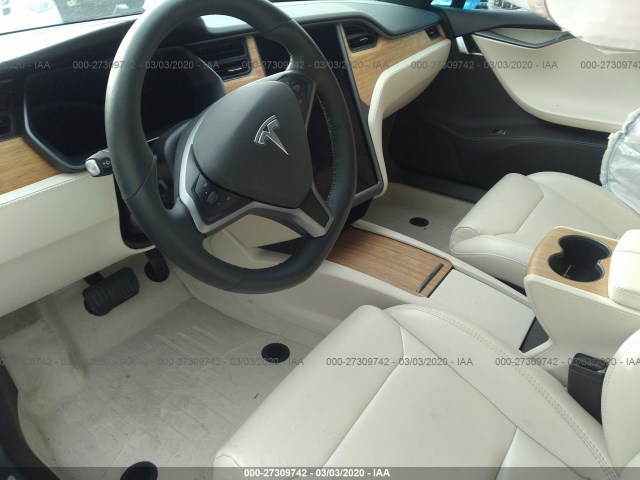 Photo 4 VIN: 5YJSA1E21KF336251 - TESLA MODEL S 