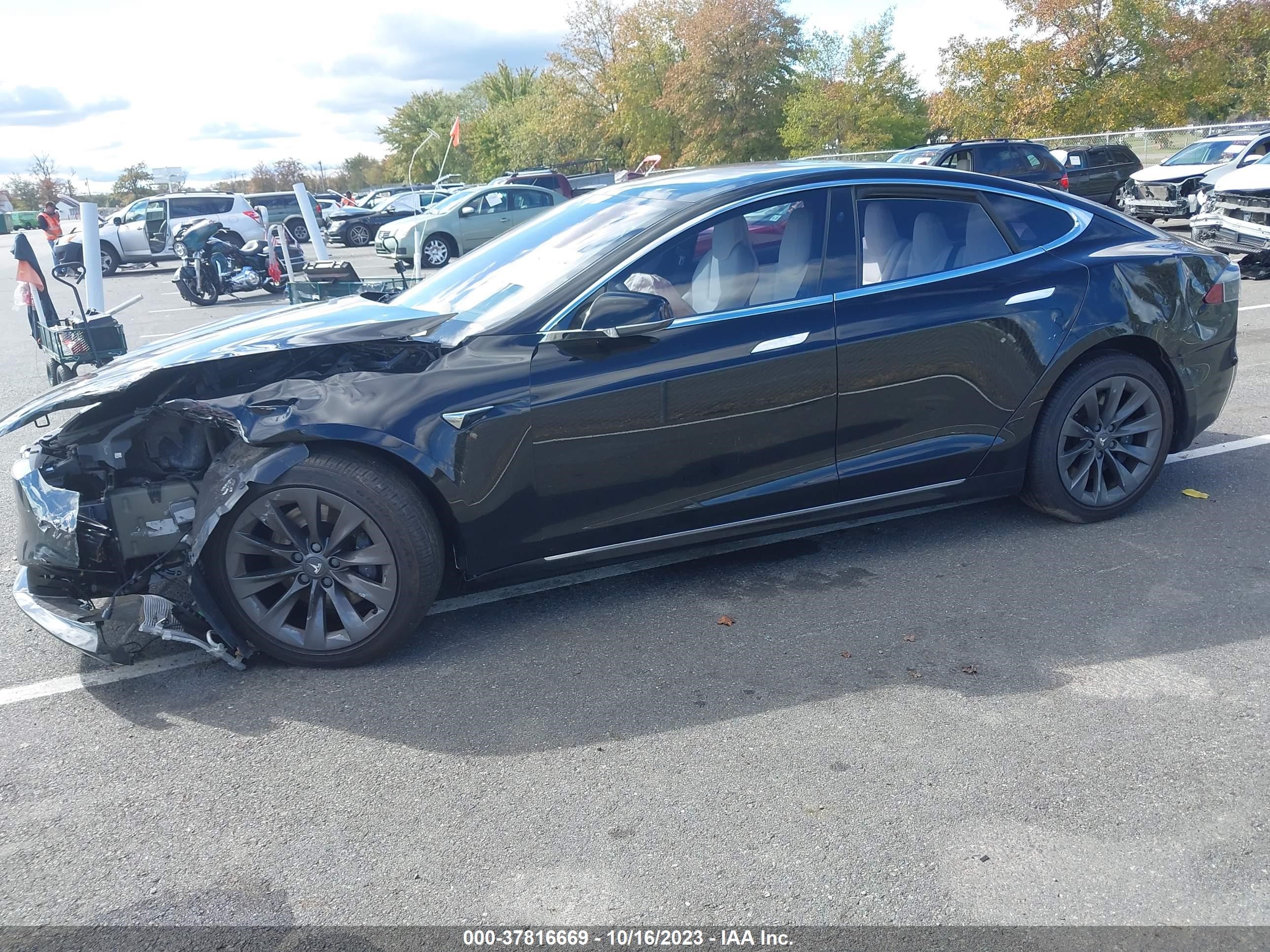 Photo 14 VIN: 5YJSA1E21LF360647 - TESLA MODEL S 