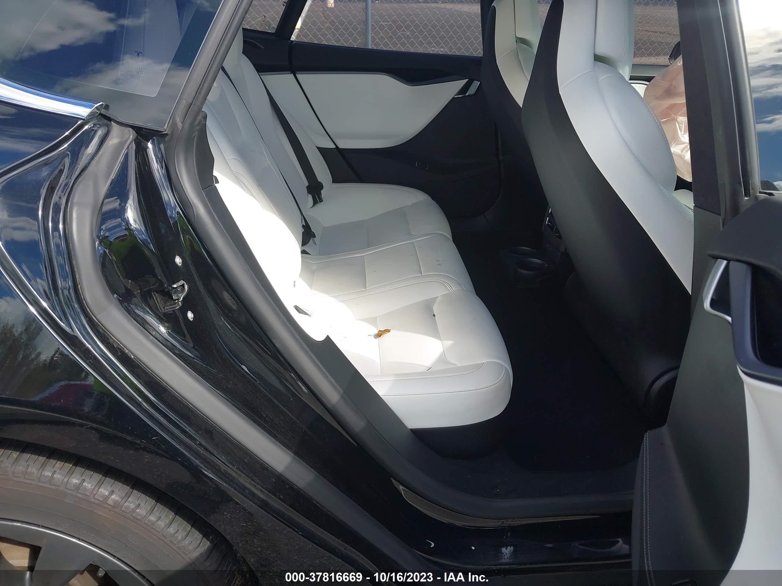 Photo 7 VIN: 5YJSA1E21LF360647 - TESLA MODEL S 