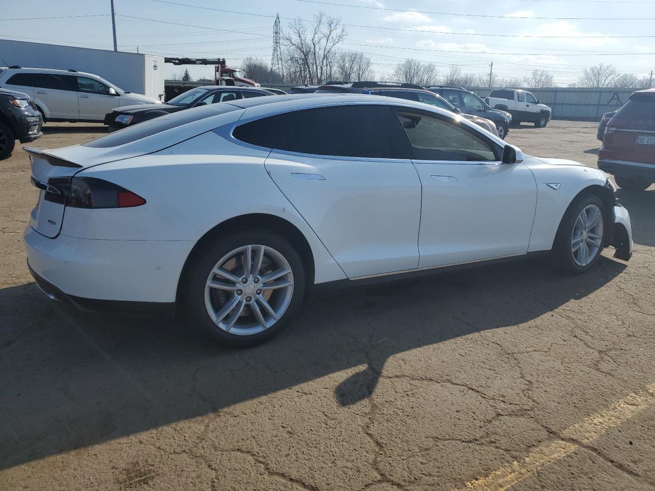 Photo 2 VIN: 5YJSA1E22FF116266 - TESLA MODEL S 