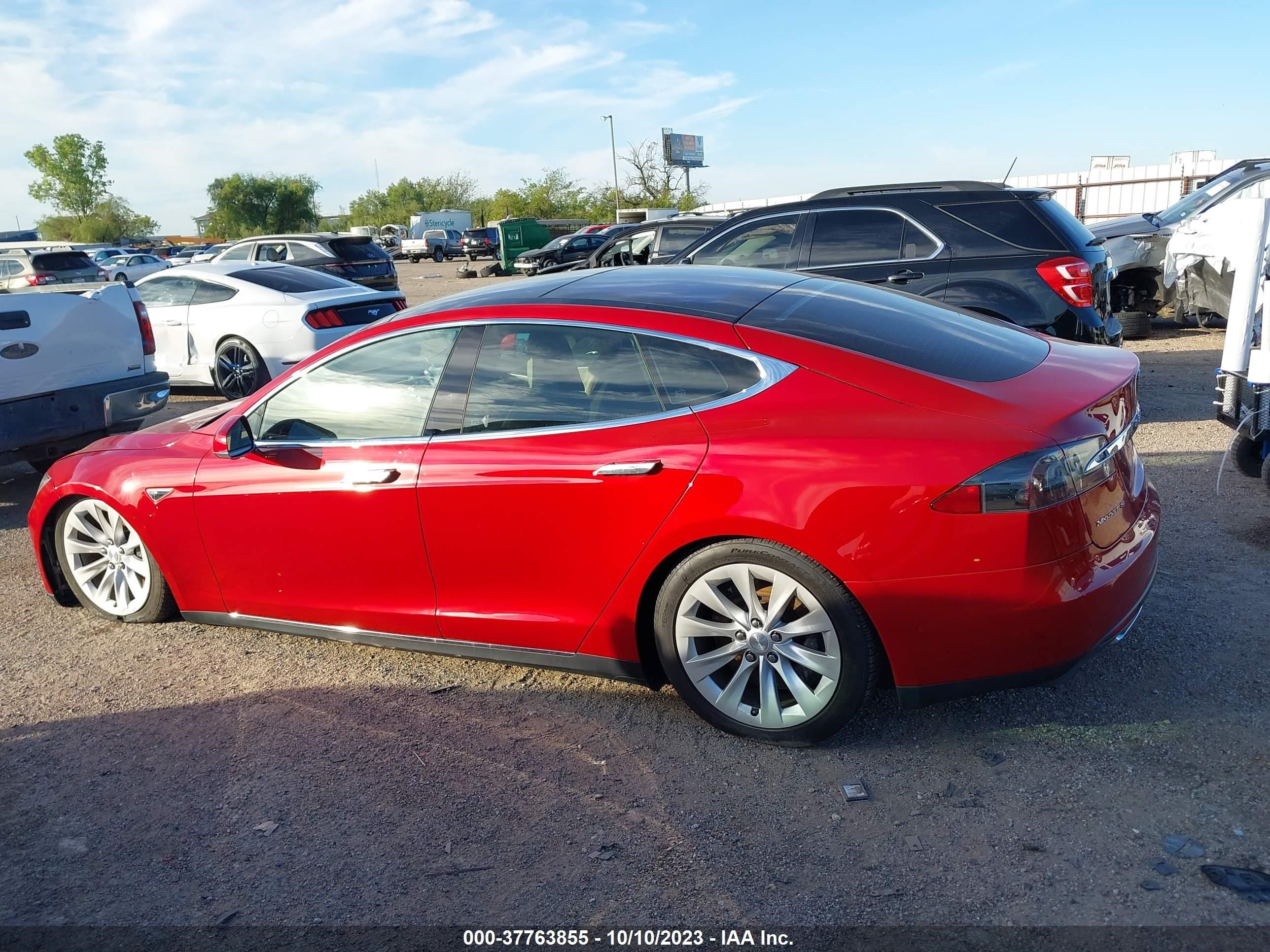 Photo 12 VIN: 5YJSA1E22GF129066 - TESLA MODEL S 