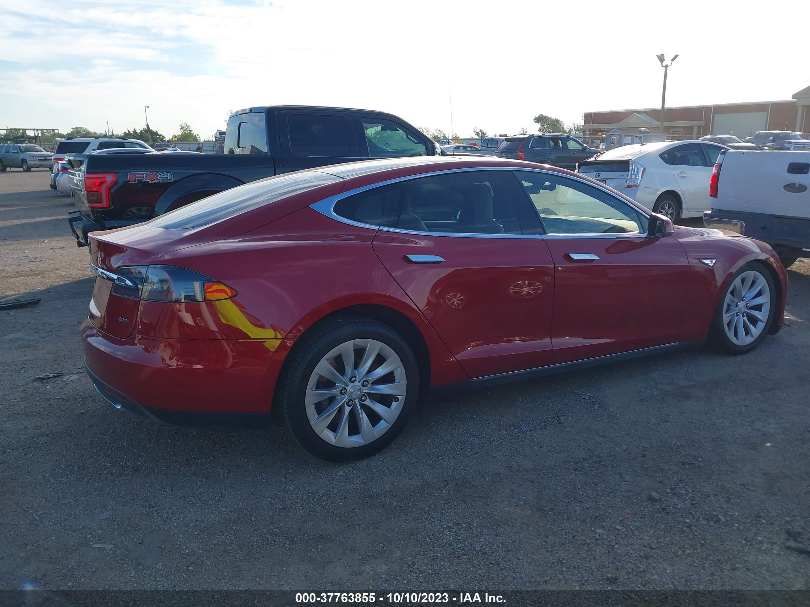 Photo 3 VIN: 5YJSA1E22GF129066 - TESLA MODEL S 