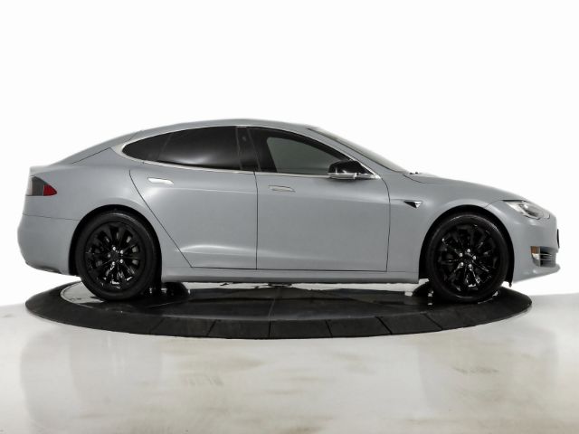 Photo 4 VIN: 5YJSA1E22JF281503 - TESLA MODEL S 