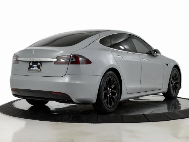 Photo 5 VIN: 5YJSA1E22JF281503 - TESLA MODEL S 