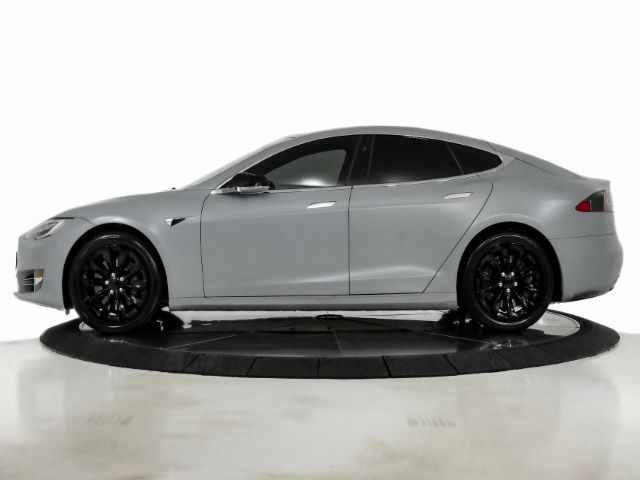 Photo 8 VIN: 5YJSA1E22JF281503 - TESLA MODEL S 