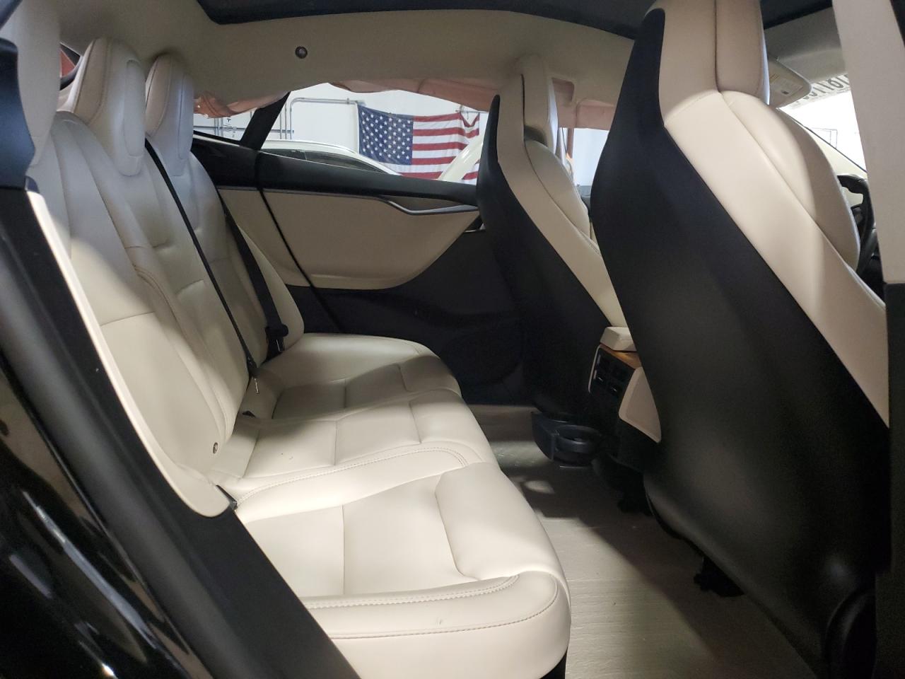 Photo 9 VIN: 5YJSA1E22KF306790 - TESLA MODEL S 