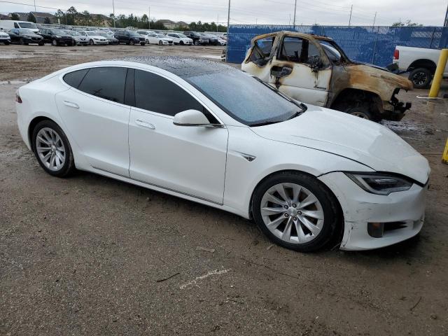 Photo 3 VIN: 5YJSA1E23GF147415 - TESLA MODEL S 