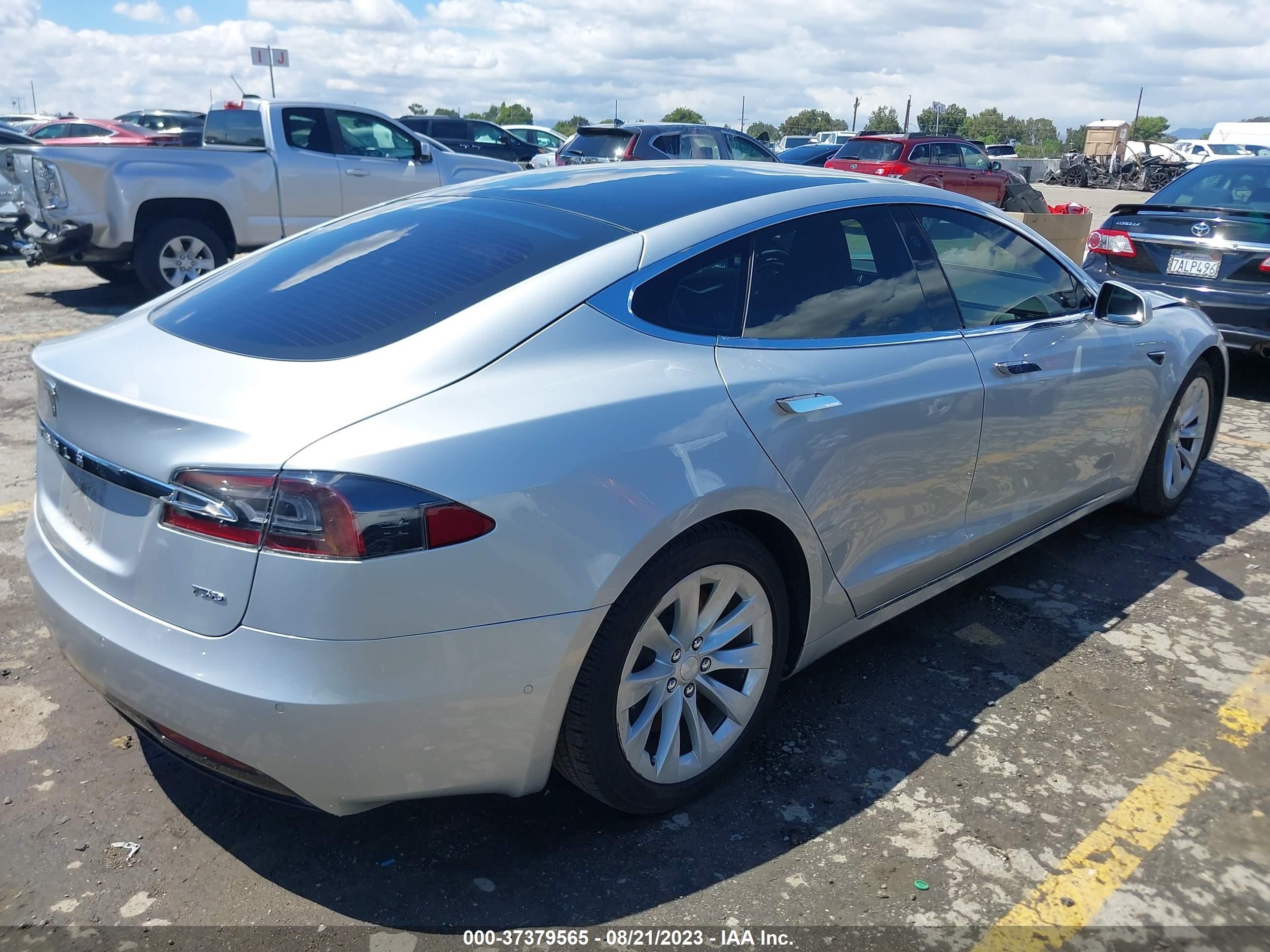 Photo 3 VIN: 5YJSA1E23JF249708 - TESLA MODEL S 