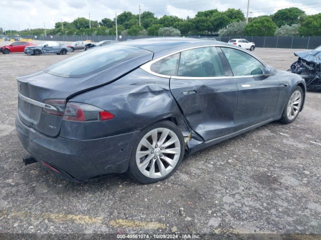 Photo 3 VIN: 5YJSA1E23JF269716 - TESLA MODEL S 