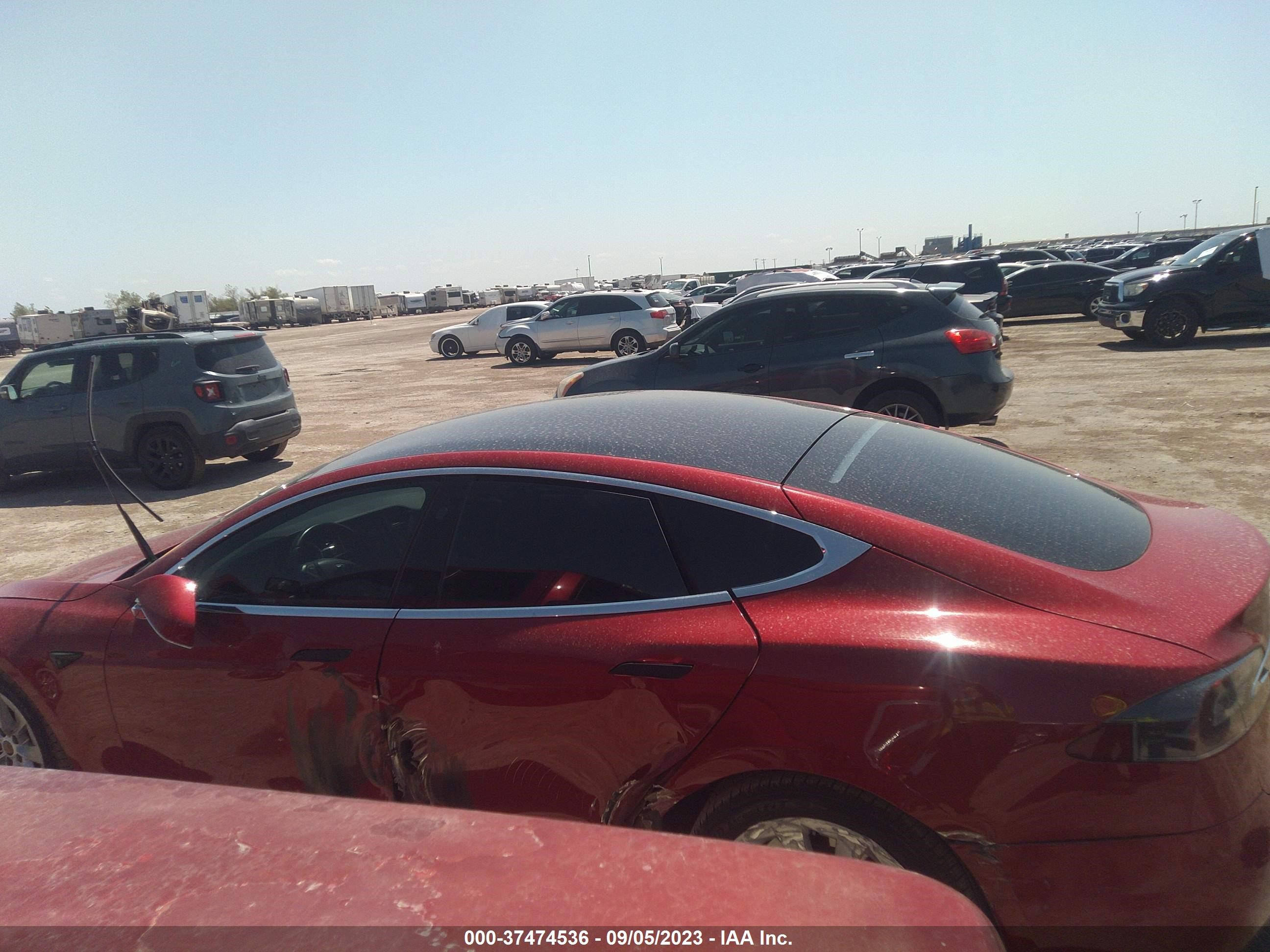 Photo 11 VIN: 5YJSA1E23JF281218 - TESLA MODEL S 