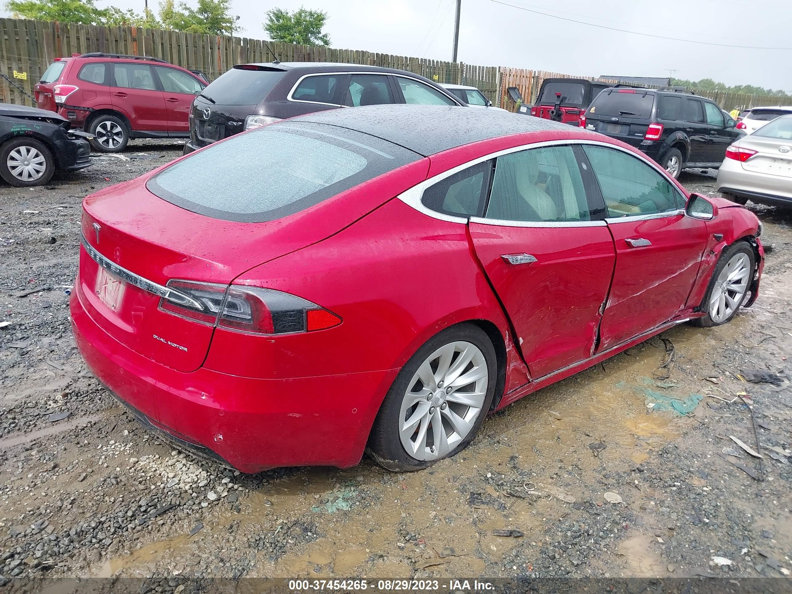 Photo 3 VIN: 5YJSA1E23KF333237 - TESLA MODEL S 