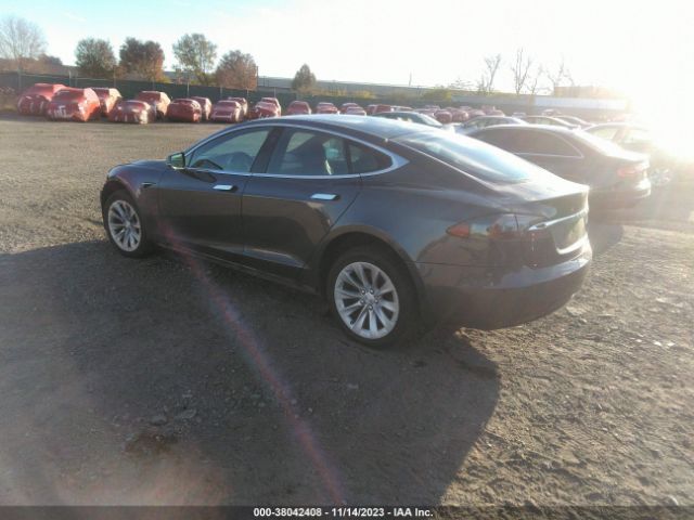 Photo 2 VIN: 5YJSA1E23KF339992 - TESLA MODEL S 