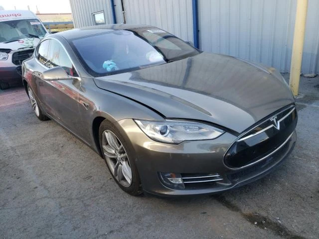 Photo 3 VIN: 5YJSA1E24FF102854 - TESLA MODEL S 