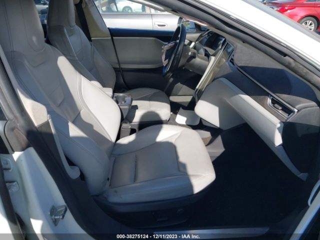 Photo 4 VIN: 5YJSA1E24FF105205 - TESLA MODEL S 