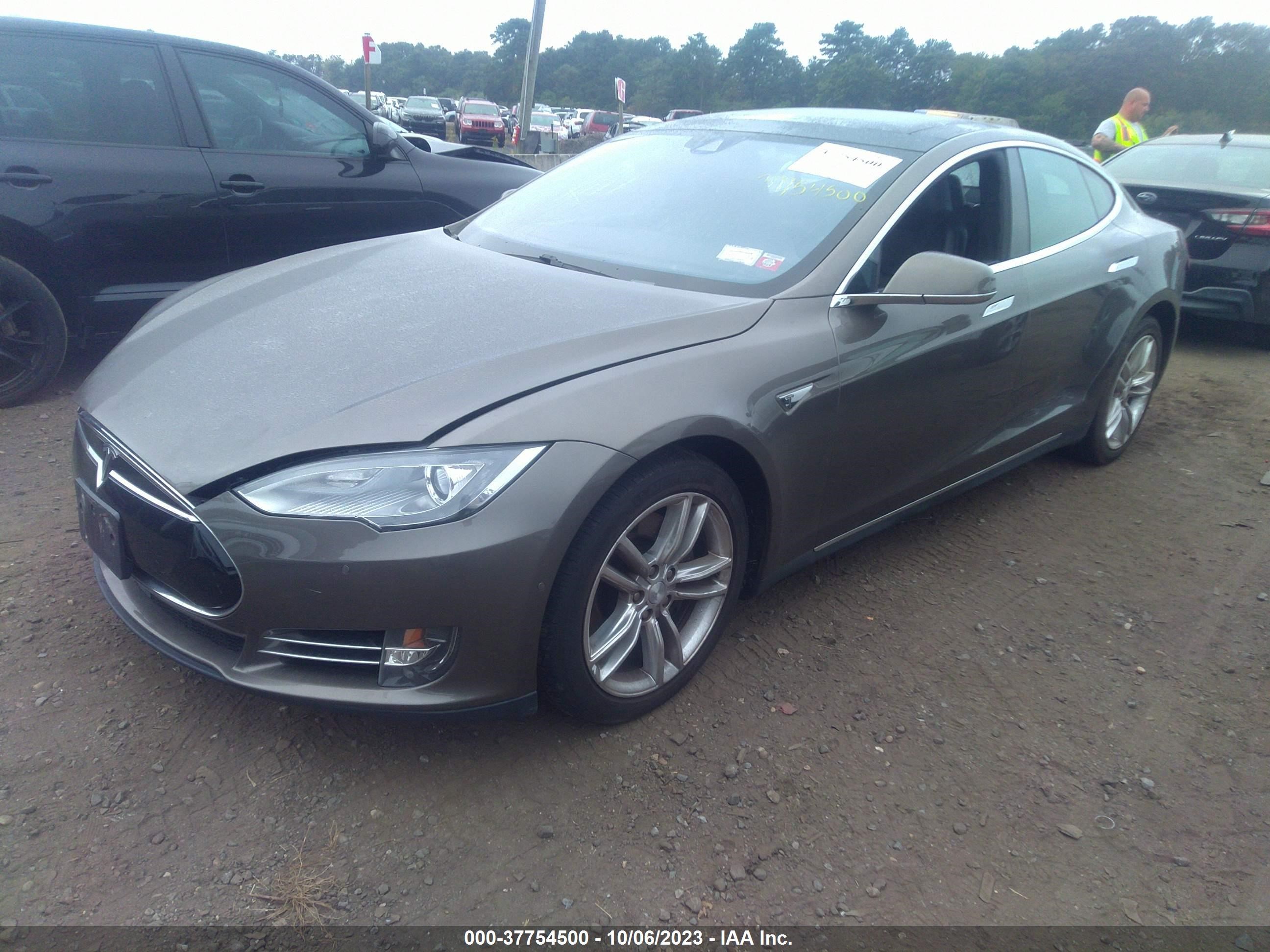 Photo 1 VIN: 5YJSA1E24FF118813 - TESLA MODEL S 