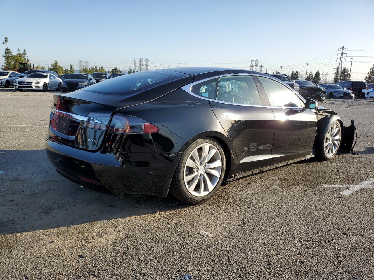 Photo 2 VIN: 5YJSA1E24HF204819 - TESLA MODEL S 