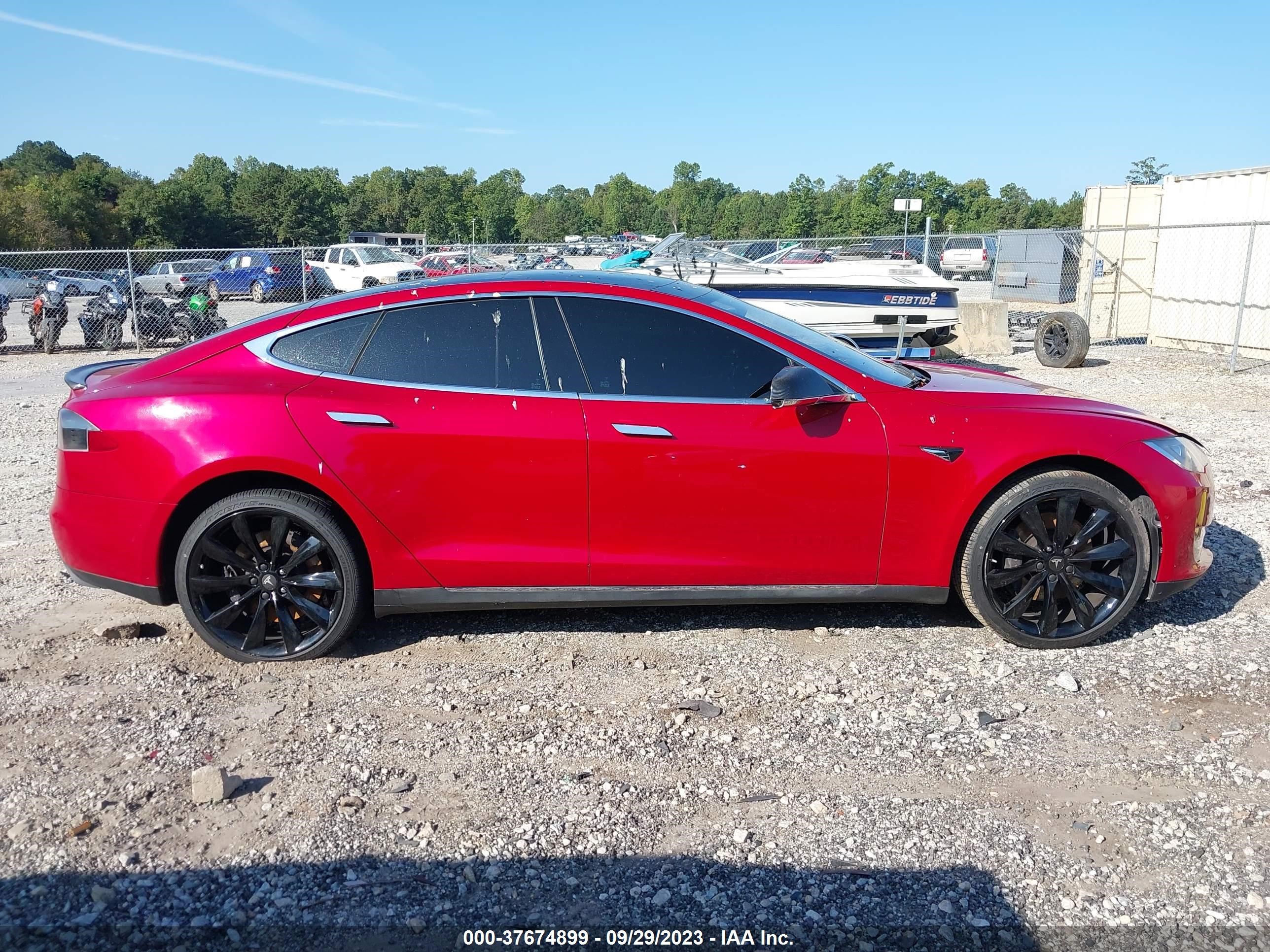 Photo 11 VIN: 5YJSA1E25FF107982 - TESLA MODEL S 