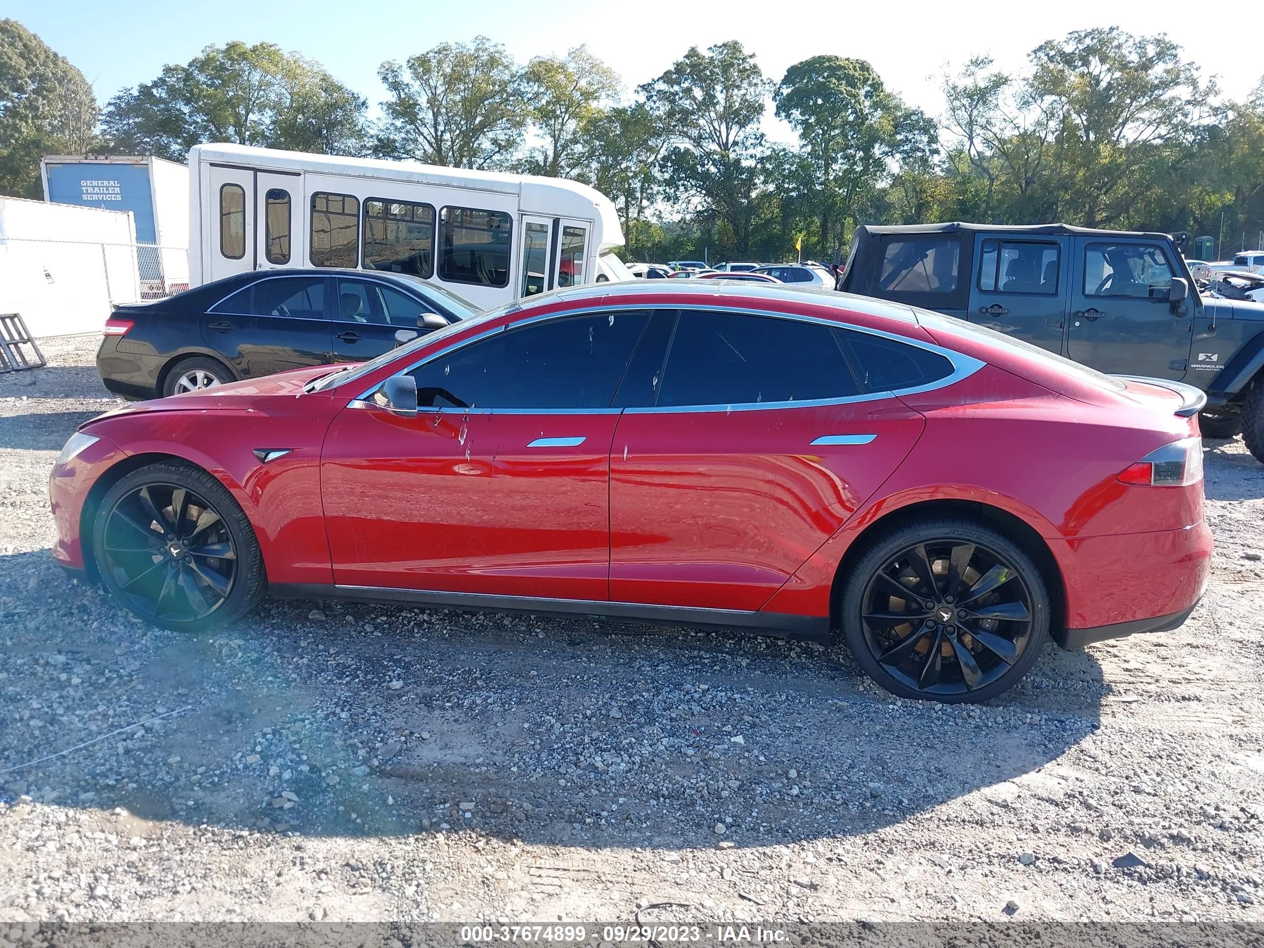 Photo 12 VIN: 5YJSA1E25FF107982 - TESLA MODEL S 