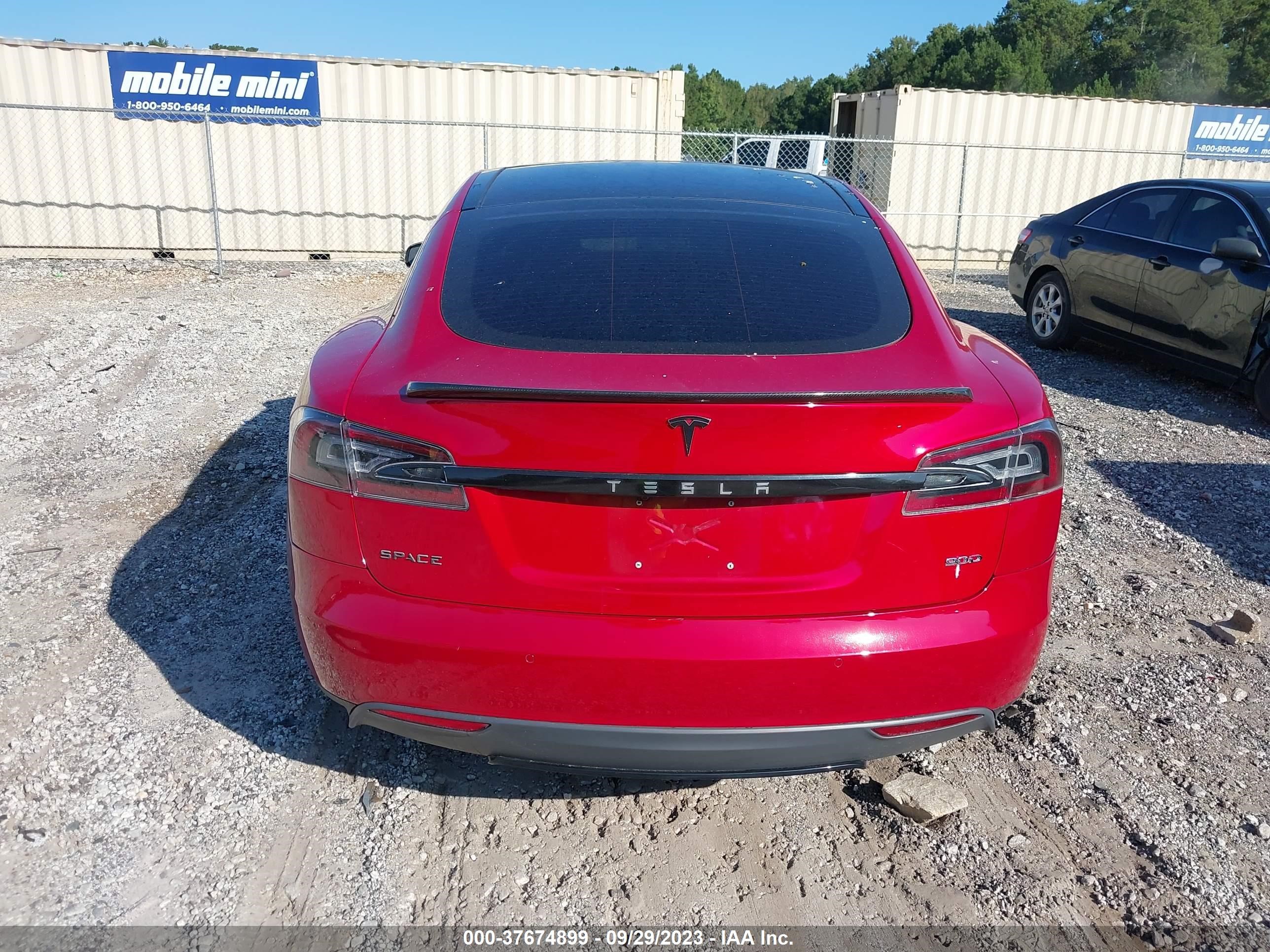 Photo 14 VIN: 5YJSA1E25FF107982 - TESLA MODEL S 