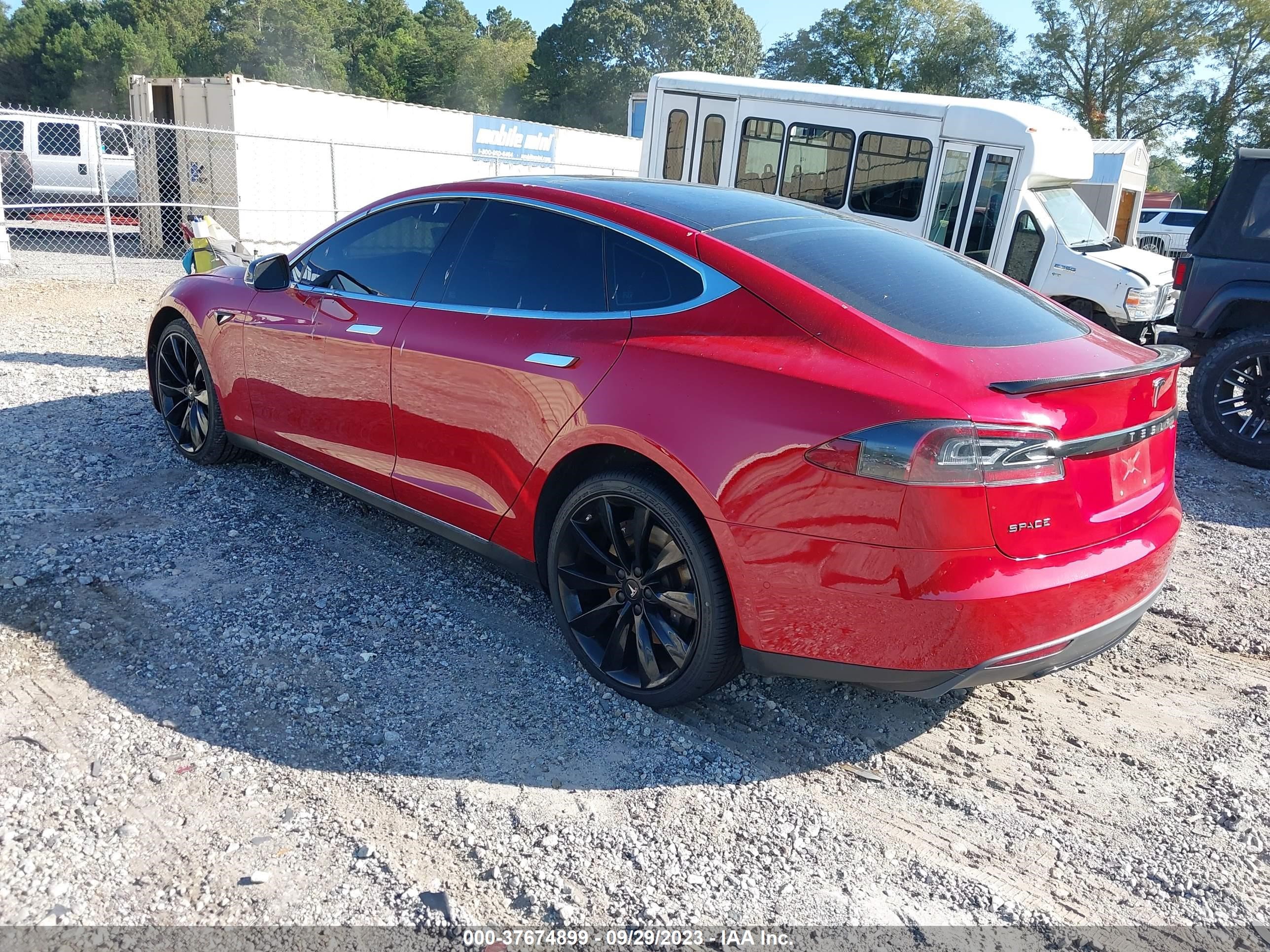 Photo 2 VIN: 5YJSA1E25FF107982 - TESLA MODEL S 