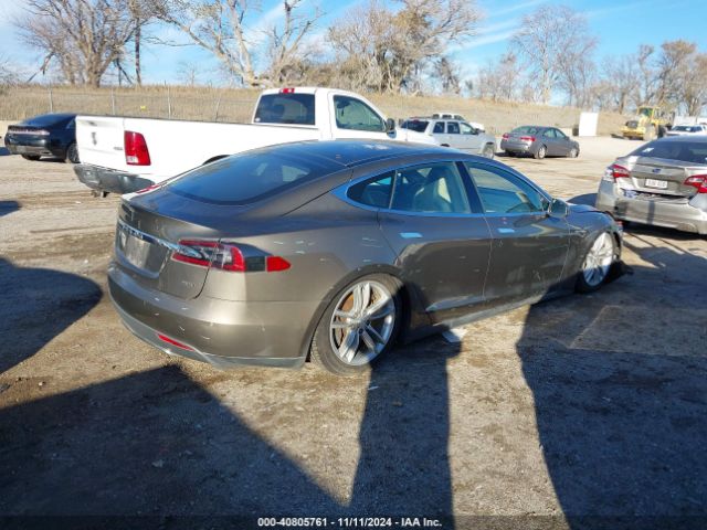 Photo 3 VIN: 5YJSA1E25FF115077 - TESLA MODEL S 