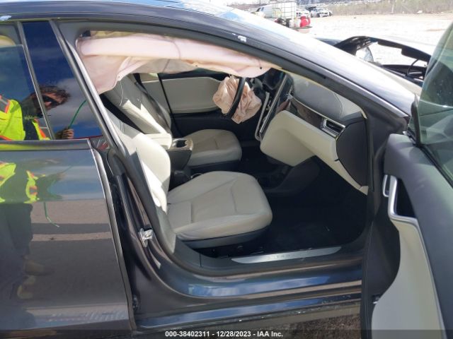 Photo 4 VIN: 5YJSA1E25FF116648 - TESLA MODEL S 