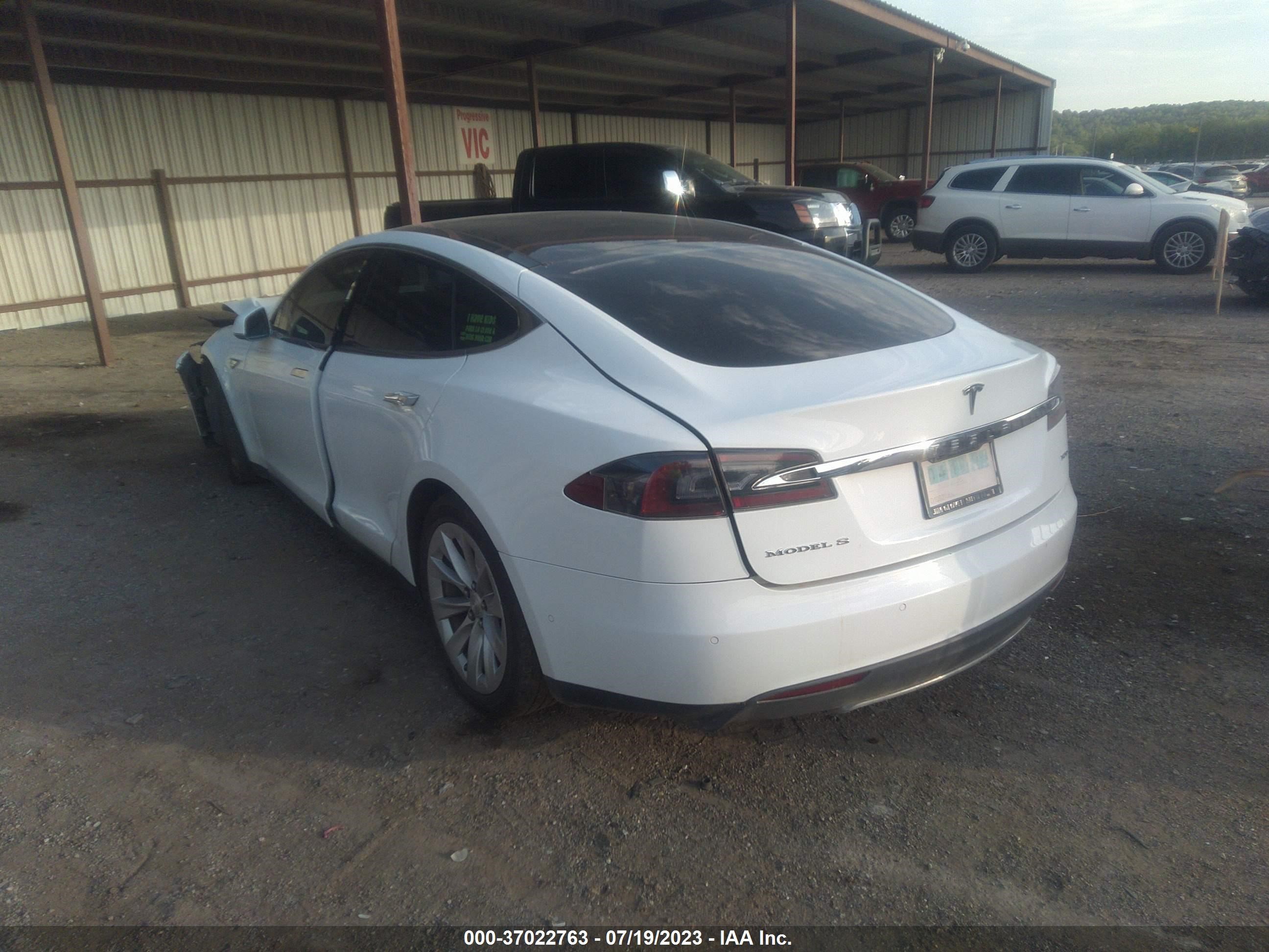 Photo 2 VIN: 5YJSA1E25GF135377 - TESLA MODEL S 