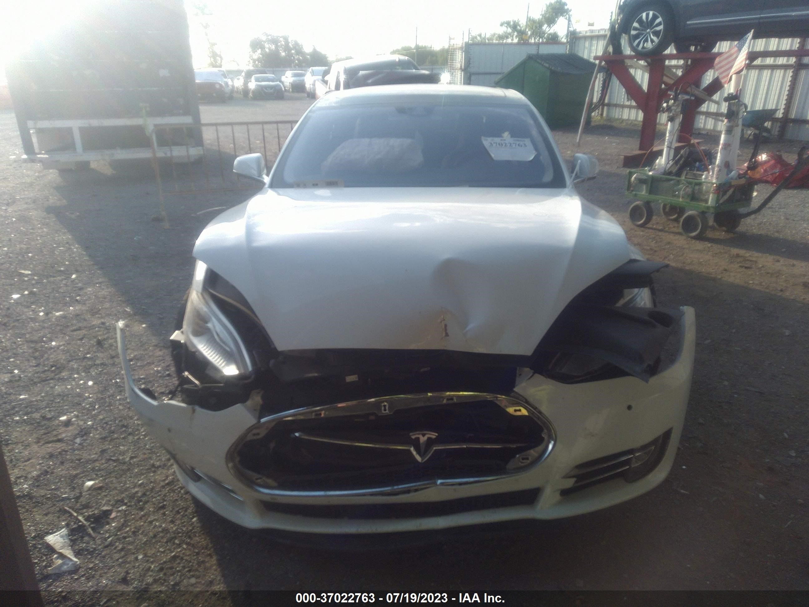 Photo 9 VIN: 5YJSA1E25GF135377 - TESLA MODEL S 