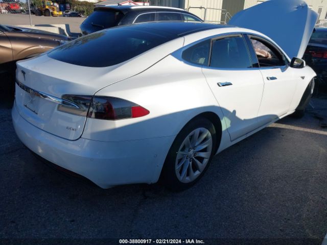 Photo 3 VIN: 5YJSA1E25GF138411 - TESLA MODEL S 