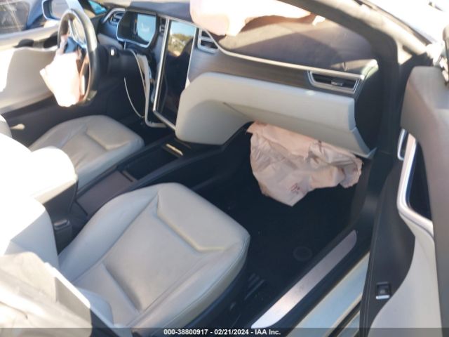 Photo 4 VIN: 5YJSA1E25GF138411 - TESLA MODEL S 