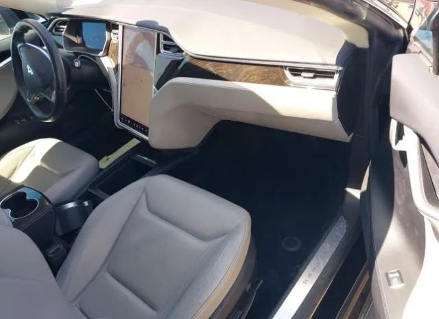 Photo 4 VIN: 5YJSA1E25GF145892 - TESLA MODEL S 